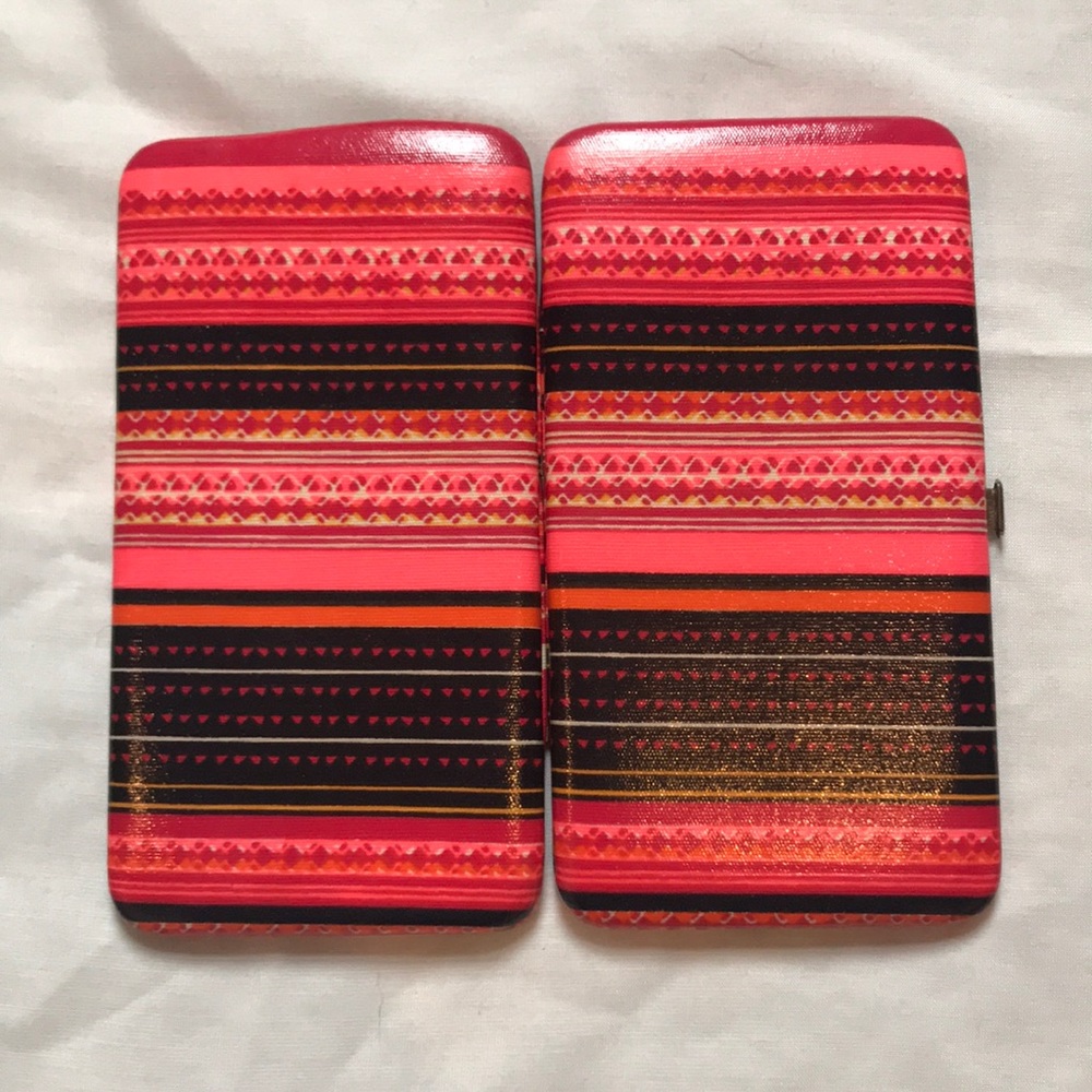 Patterned Wallet - Picture 2 of 6